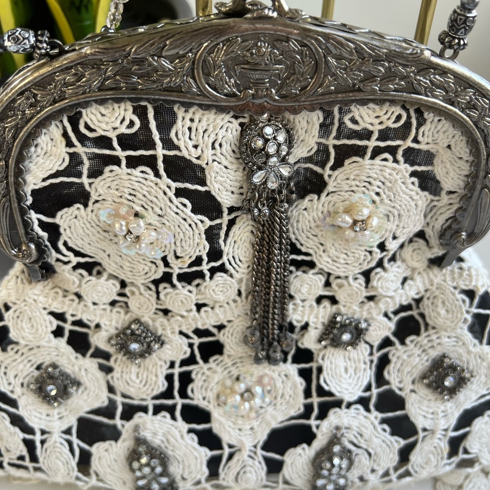 Elegant Black and White Lace Women's Bag - Picture 2 of 4